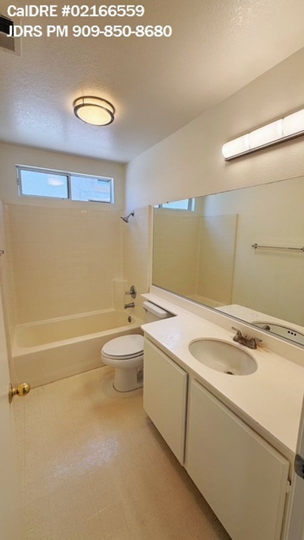 Building Photo - Rancho Cucamonga 4 Bedroom Home