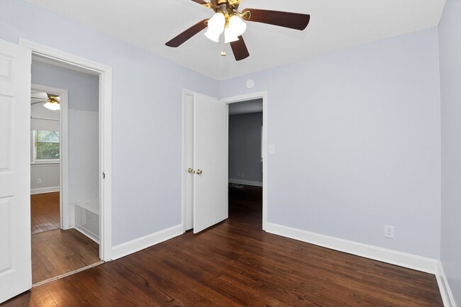 Building Photo - Cozy 2 Bedroom Duplex Close to NoDa!