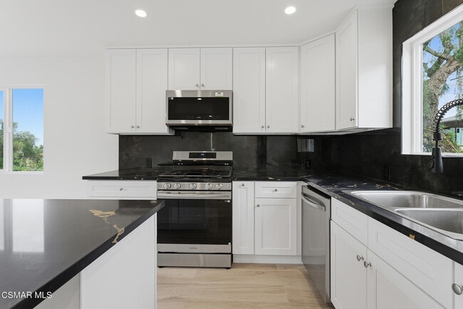 Building Photo - 265 McKnight Rd