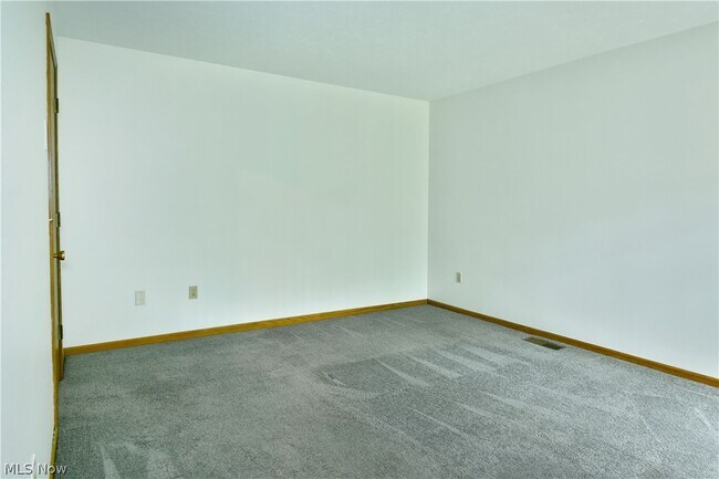 Building Photo - 2237 Cadwallader Sonk Rd