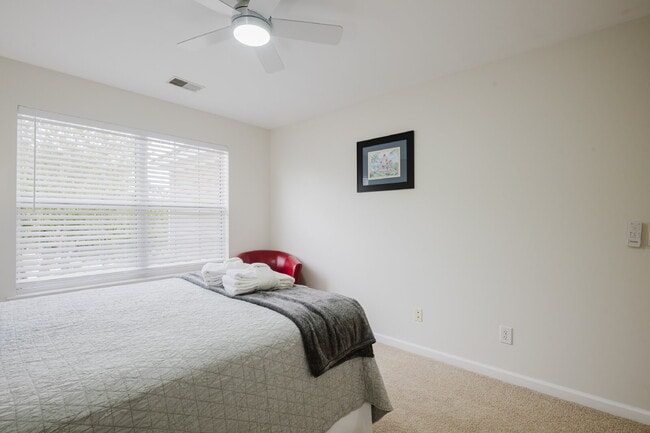 Building Photo - Furnished 3 Bedroom Home in Bluffton Park