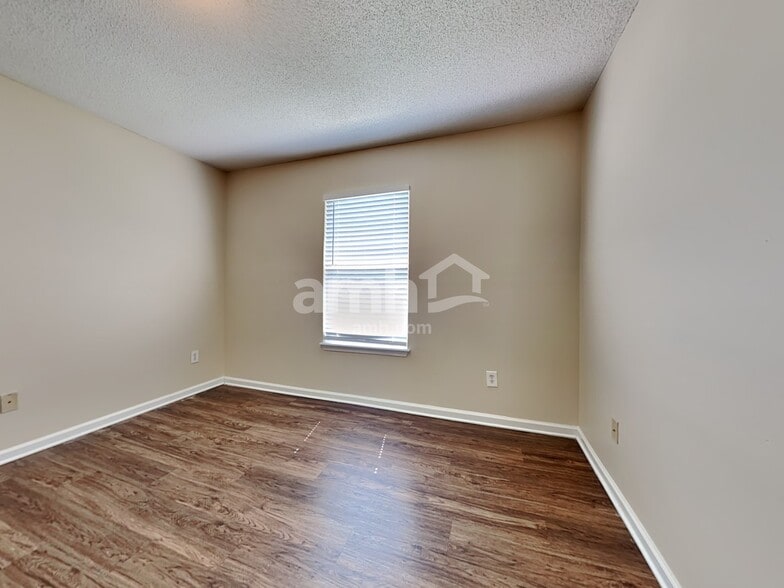 Building Photo - 11418 Deep Springs Dr S