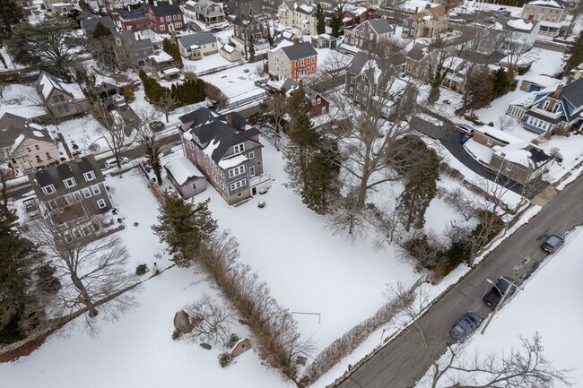 Building Photo - 25-27-27 Lafayette St