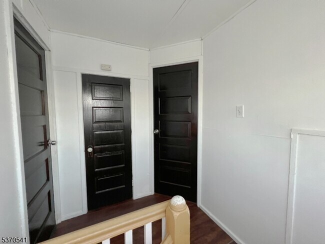 Building Photo - 385 Stephens St