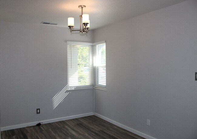 Building Photo - 10404 Abbottford Way