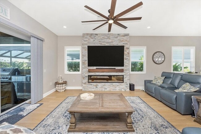 Building Photo - 18805 Valleta Ave