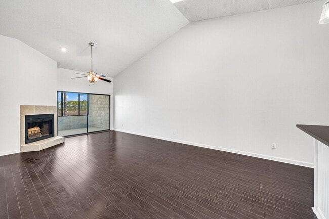 Building Photo - 8983 Heron Walk Dr