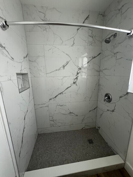 Building Photo - 13155 Emerald Dr