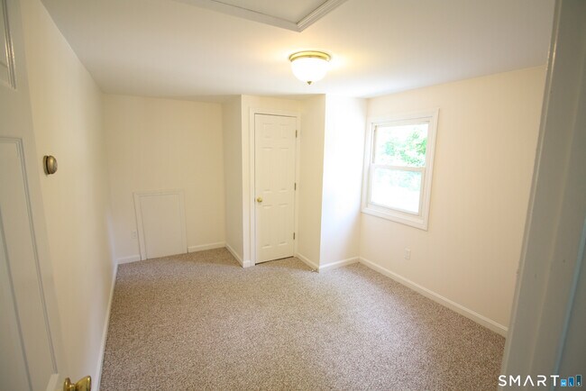 Building Photo - 204 Westbrook Rd