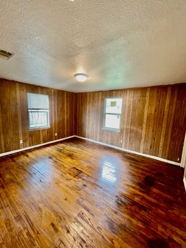 Building Photo - 2605 Speight Ave