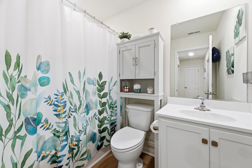 Building Photo - 1615 Independence Blvd