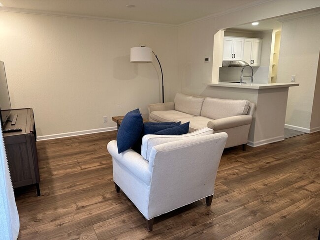 Building Photo - 204 Larkspur Plaza Dr