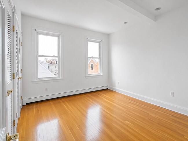 Building Photo - 390 Norfolk St