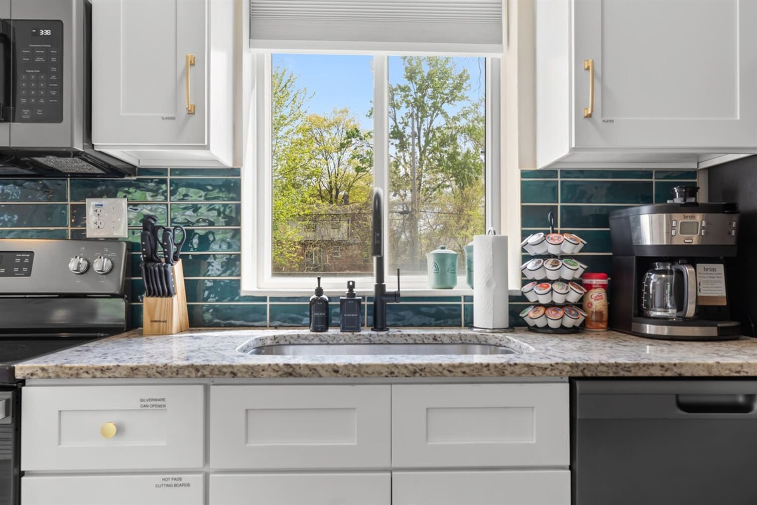 Building Photo - 18447 Sharon Ln