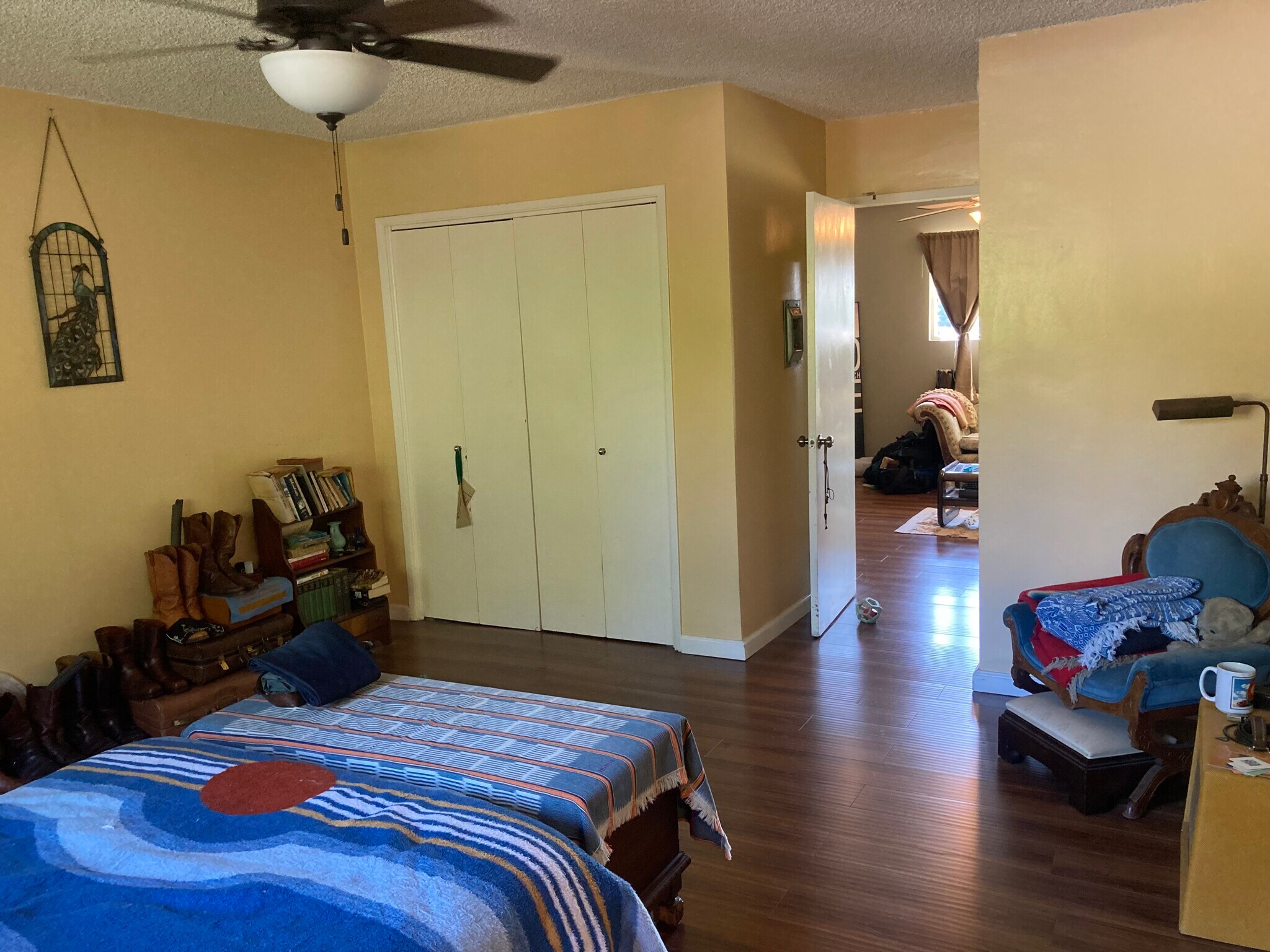 Building Photo - 2476 N Beachwood Dr