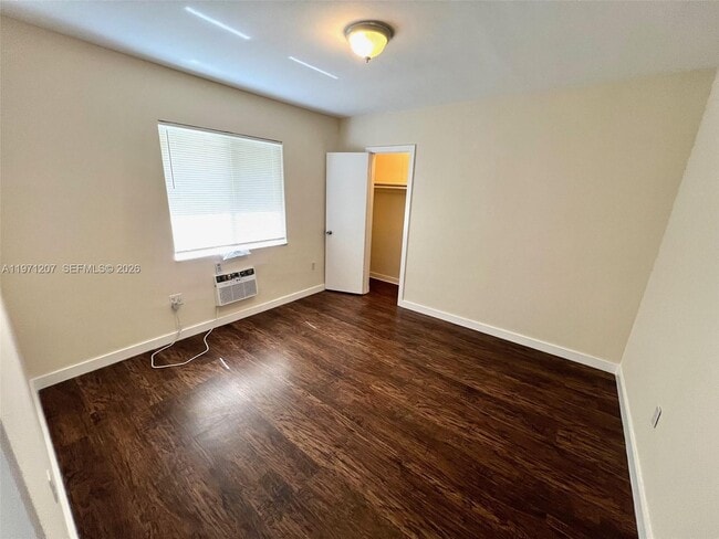 Building Photo - 692 NE 85th St