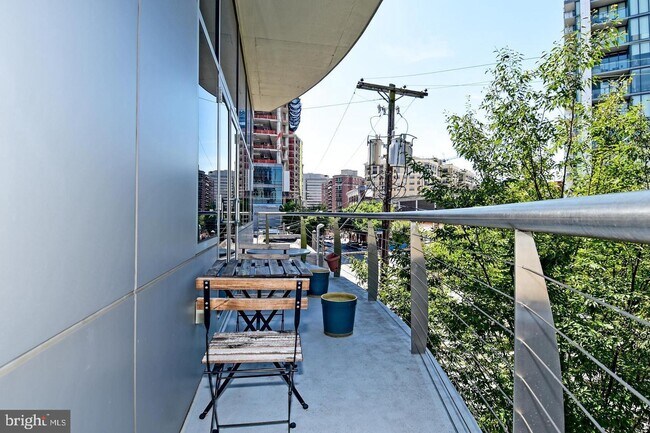 Building Photo - 7809 Woodmont Ave