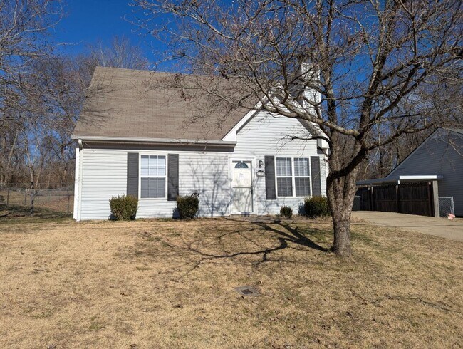 Primary Photo - Lakeside Woods Estate Living In the Heart ...
