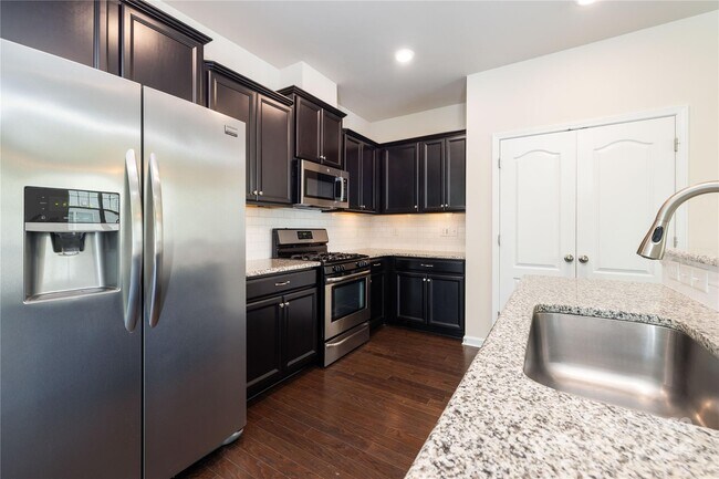 Building Photo - 4033 Black Walnut Wy