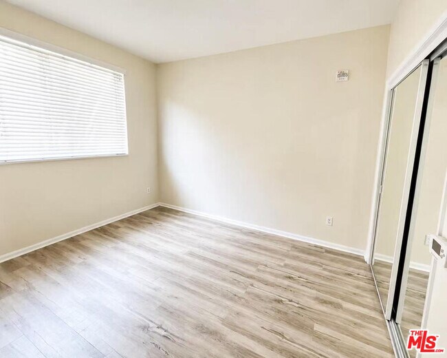 Building Photo - 13941 Sherman Way