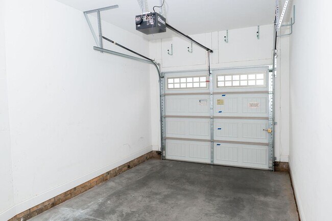 Building Photo - 4988 Wyngate Village Dr