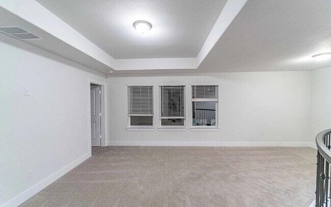 Building Photo - 213 Alicante Ln