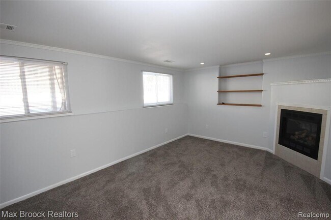 Building Photo - 2120 Daintree Ave