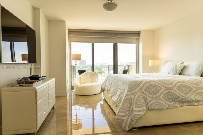 Building Photo - 1455 Ocean Dr