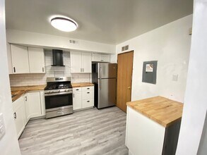 Building Photo - OSU Gateway 3 bedroom 1 1/2 bath 3 level t...