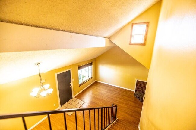 Building Photo - Cute 2 Bedroom East Sparks Townhouse