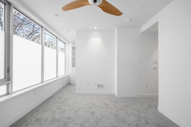 Building Photo - Modern 3BD, 4BA LoHi Townhome with Large Balcony and 2-Car Garage