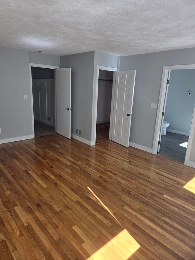 Building Photo - 50 Bare Hill Rd