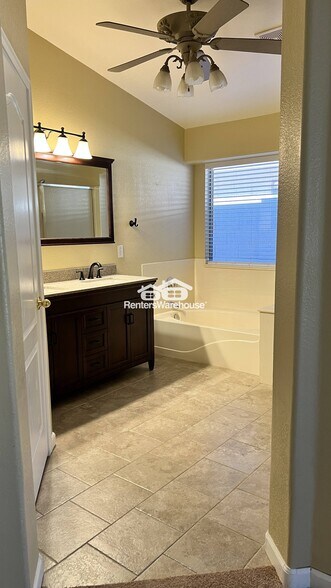 Building Photo - 20847 N 99th Ln