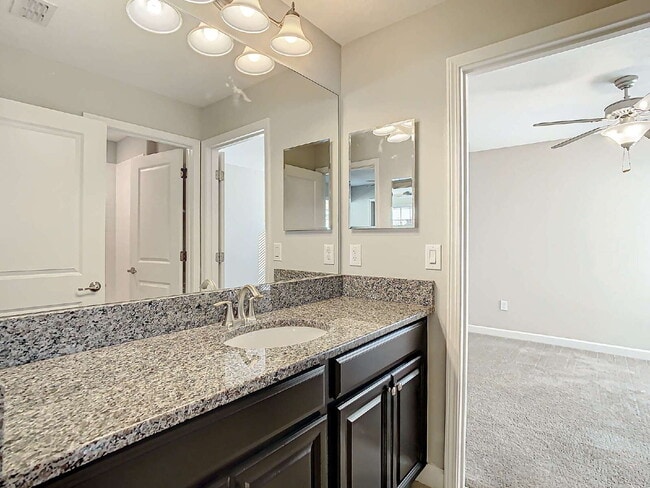 Building Photo - 925 Terra Vista St