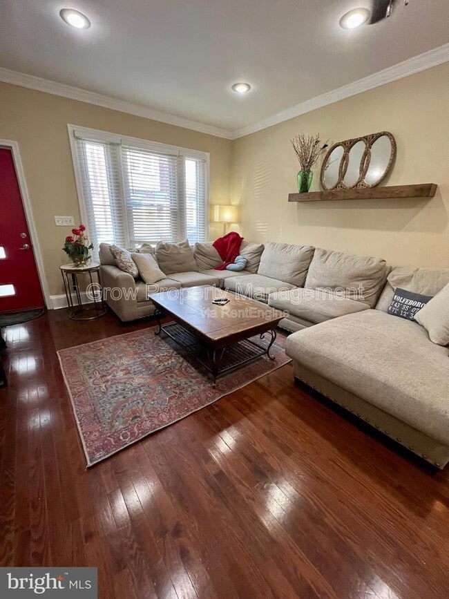 Building Photo - 2441 S Philip St