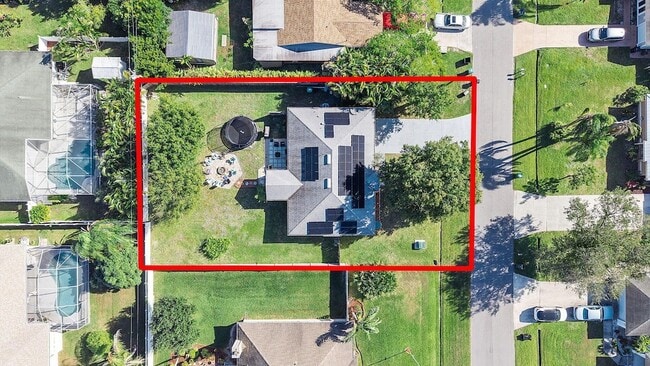 Building Photo - 655 SE Ron Rico Terrace