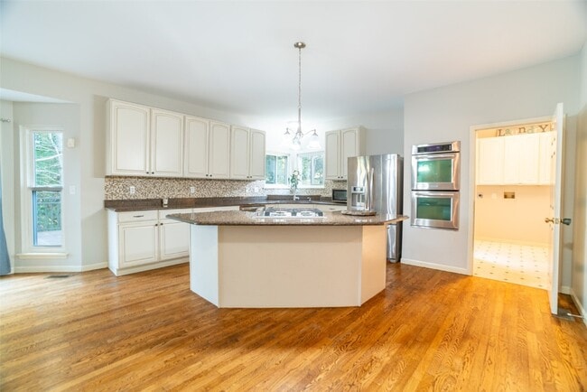 Building Photo - 570 Castle Ridge Dr