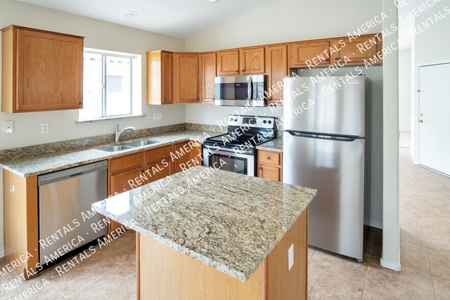 Building Photo - 1200 W Kingbird Dr