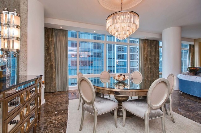 Building Photo - Fully Furnished Art Deco-Style Condo