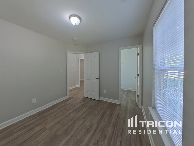 Building Photo - 5117 Magnasco Ln