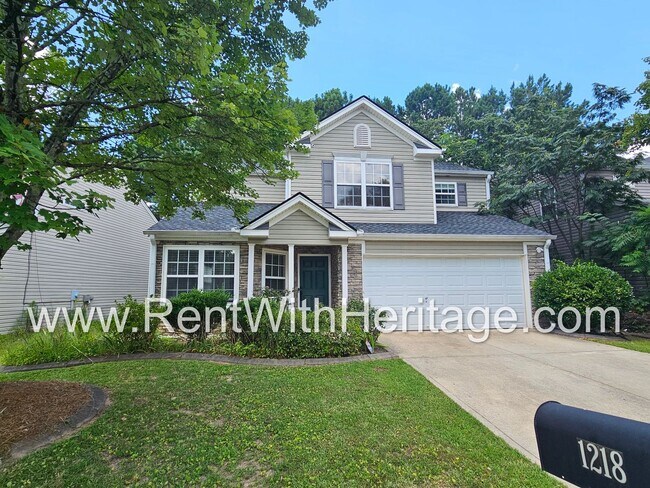 Building Photo - Gorgeous 5 bedroom, 2.5 bath / Attention t...