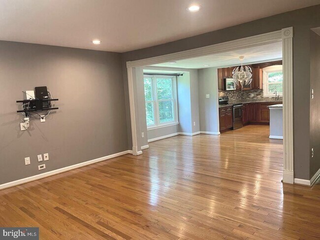 Building Photo - 6223 Rathlin Dr