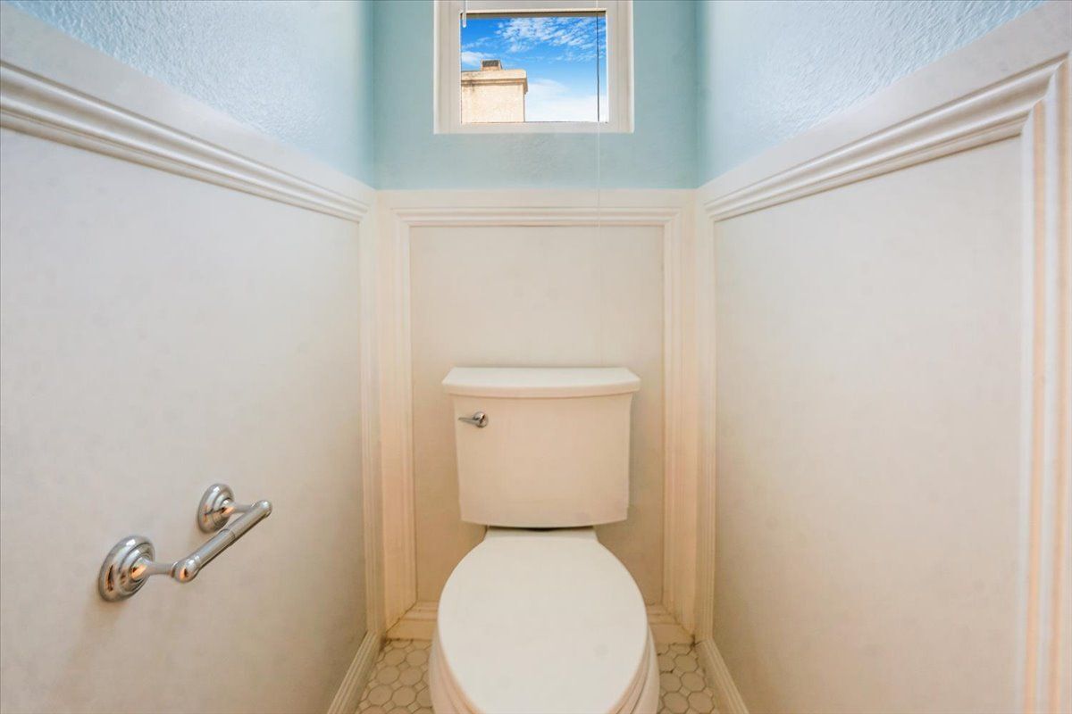 Building Photo - 1123 E Pennsylvania Ave