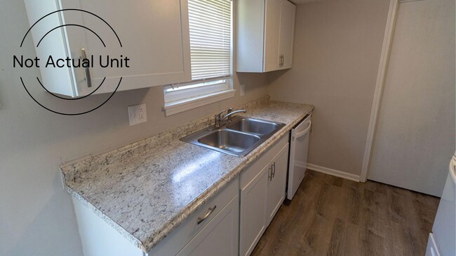 Building Photo - 7220 N Moberly Dr