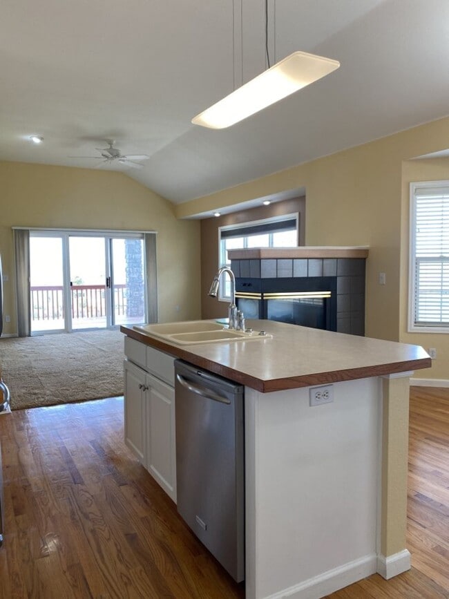 Building Photo - 5742 Crestwood Dr