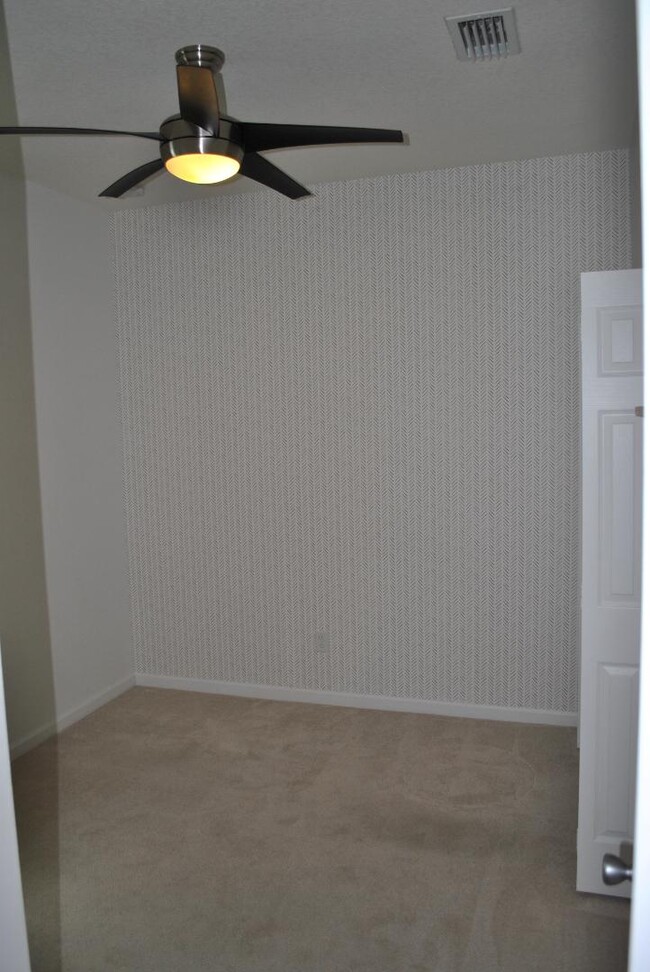 Building Photo - 612 Champion Ridge Dr
