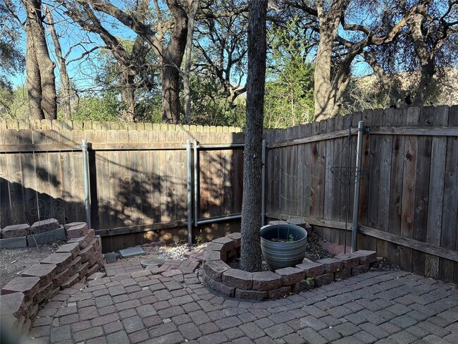 Building Photo - 9226 Jollyville Rd