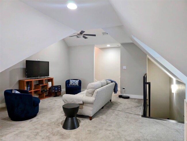 Building Photo - 19 Acorn Cluster Ct