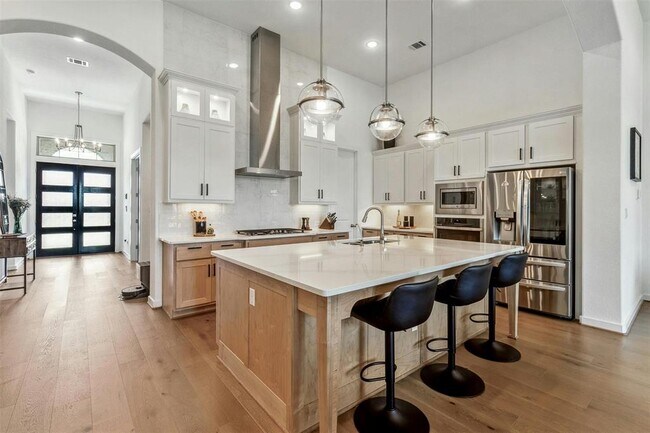 Building Photo - 104 Rainbow Vly Trl