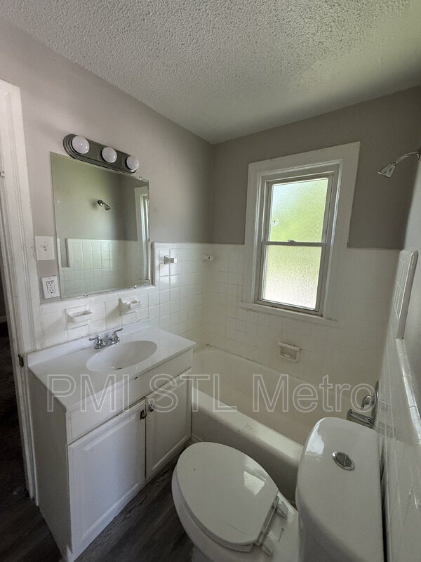 Building Photo - 2516 Tyrell Dr